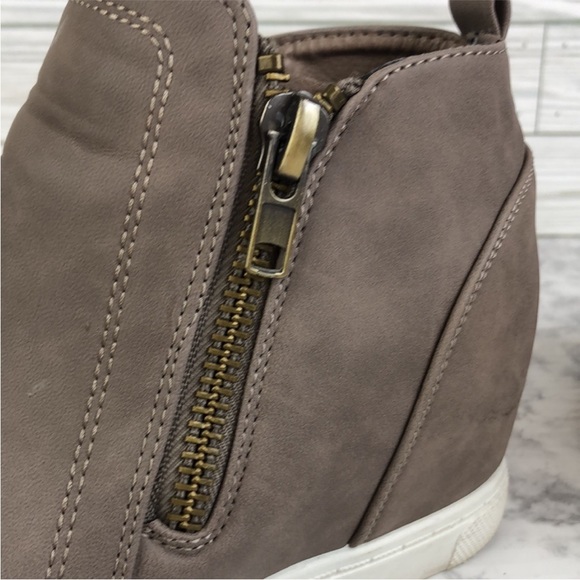 Taupe wedge shoes - Picture 5 of 9